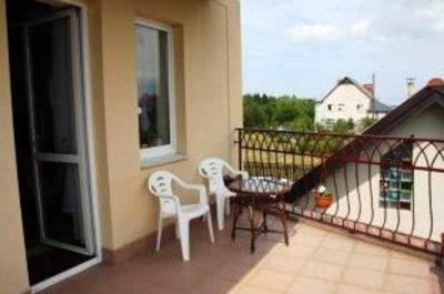 фото отеля Holiday Village Apartments