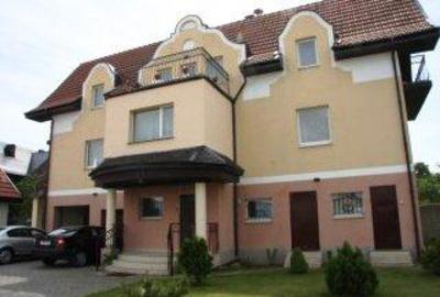 фото отеля Holiday Village Apartments