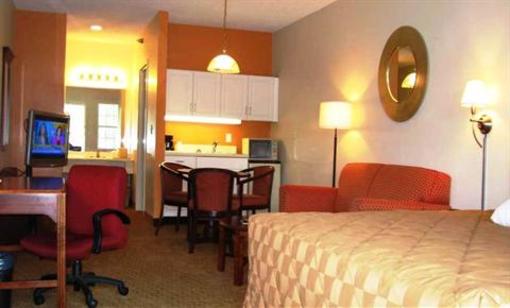 фото отеля Landmark Inn Hunter Army Airfield