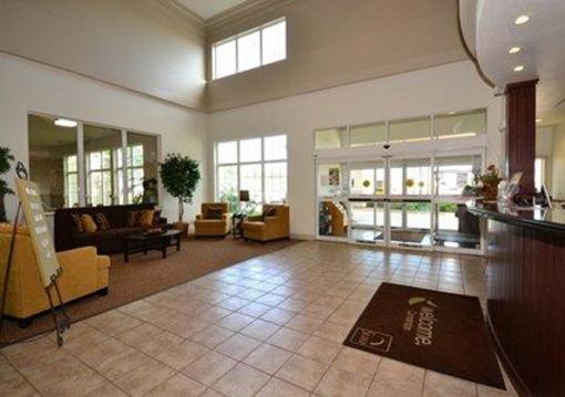 фото отеля Sleep Inn & Suites Lake of the Ozarks