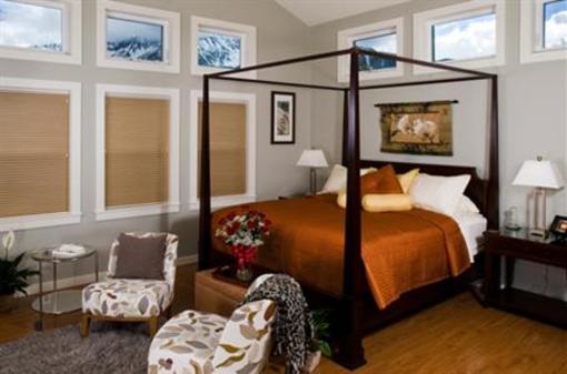 фото отеля Bronze Antler Bed & Breakfast