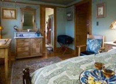 фото отеля Bronze Antler Bed & Breakfast