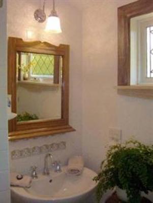 фото отеля Winter-Rose Cottage B&B
