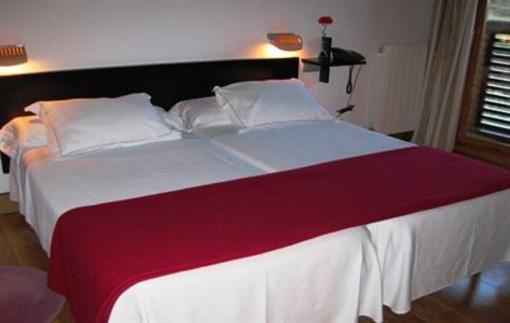 фото отеля Posada Los Calderones Hotel Santillana Del Mar