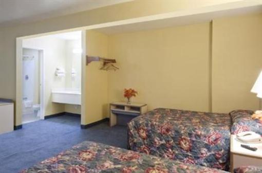 фото отеля Travel Inn Motel Hartford