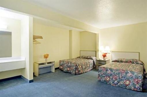 фото отеля Travel Inn Motel Hartford