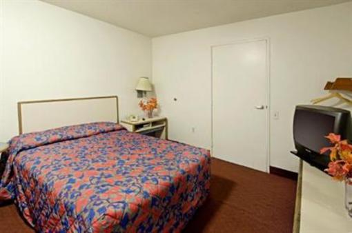 фото отеля Travel Inn Motel Hartford