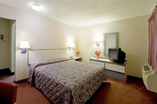 фото отеля Travel Inn Motel Hartford