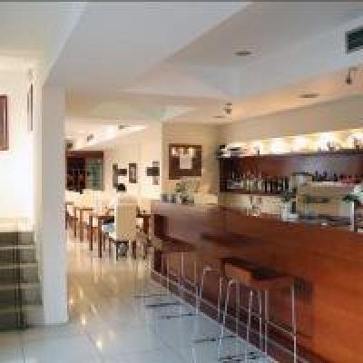 фото отеля Hotel Le Petit Piaf