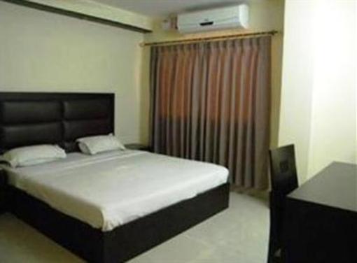 фото отеля Hotel Majestic Kolkata