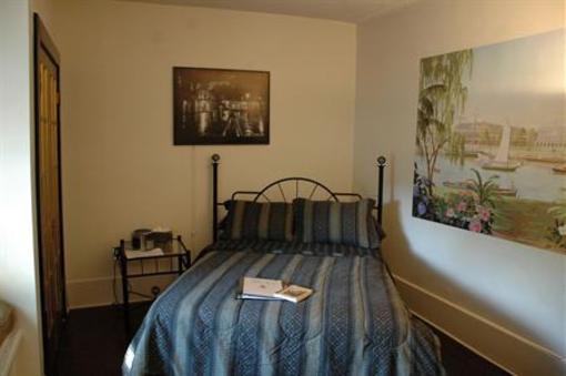фото отеля Inn Port Guesthouse