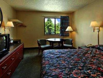 фото отеля Super 8 Panama City