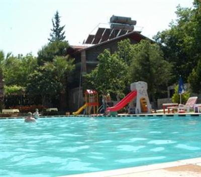 фото отеля Muzzy's Place Hotel