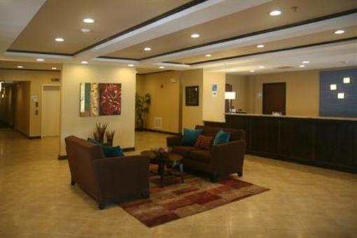 фото отеля Holiday Inn Express Newington