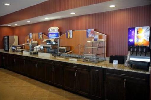 фото отеля Holiday Inn Express Newington