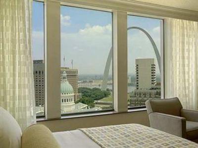фото отеля Hilton St. Louis at the Ballpark