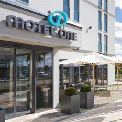 фото отеля Motel One Munchen-Garching
