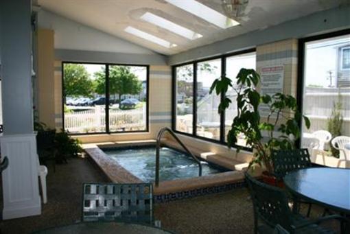 фото отеля Travel Inn Hyannis