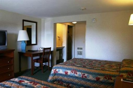 фото отеля Travel Inn Hyannis