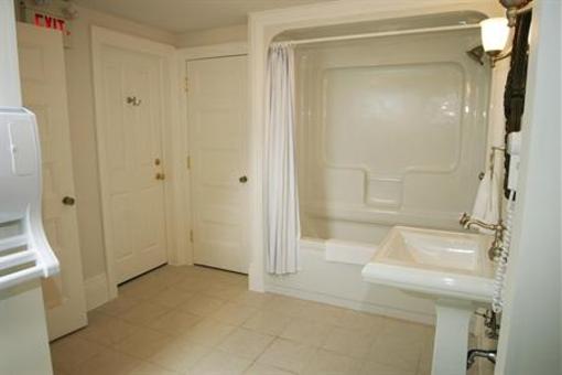 фото отеля Claramount Inn & Spa