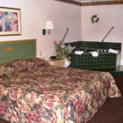 фото отеля Green Roof Inn & Suites