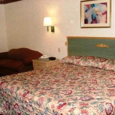 фото отеля Green Roof Inn & Suites