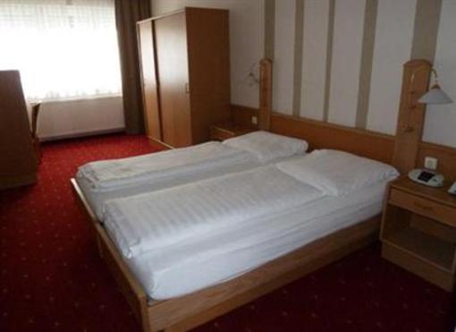 фото отеля Hotel Domino Hanau