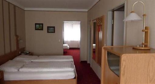 фото отеля Hotel Domino Hanau
