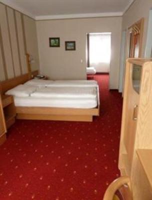 фото отеля Hotel Domino Hanau
