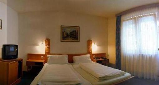 фото отеля Hotel Domino Hanau