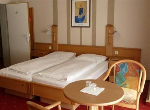 фото отеля Hotel Domino Hanau