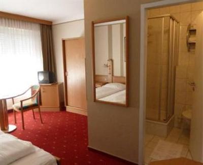 фото отеля Hotel Domino Hanau