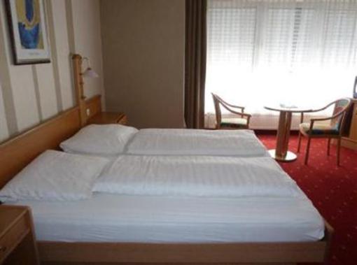 фото отеля Hotel Domino Hanau