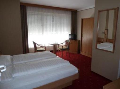 фото отеля Hotel Domino Hanau