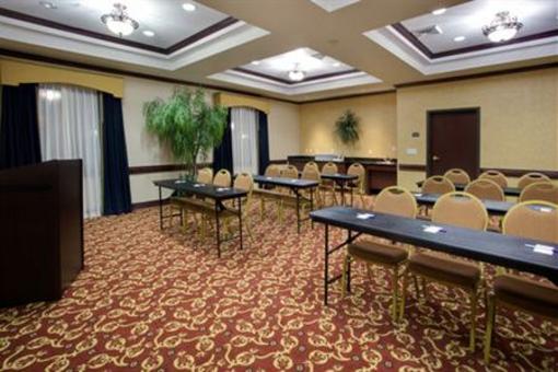 фото отеля Holiday Inn Express Hotel & Suites Wharton