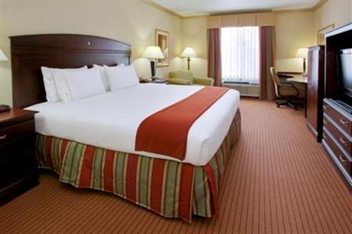 фото отеля Holiday Inn Express Hotel & Suites Wharton