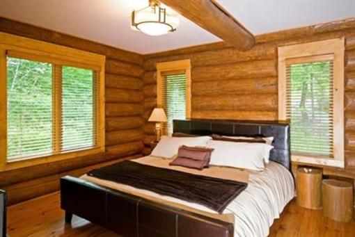 фото отеля Chalet RiverLog Mont Tremblant