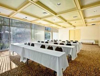 фото отеля Ramada Plaza Cal Expo