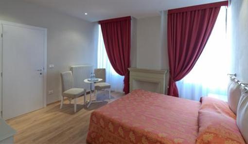 фото отеля Honey Rooms Ferrara