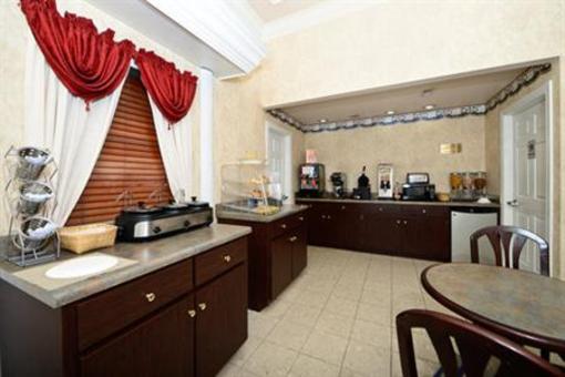 фото отеля America's Best Value Inn & Suites Muscle Shoals