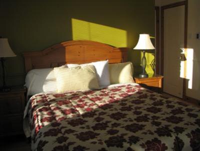 фото отеля Auberge Cap Aux-Corbeaux