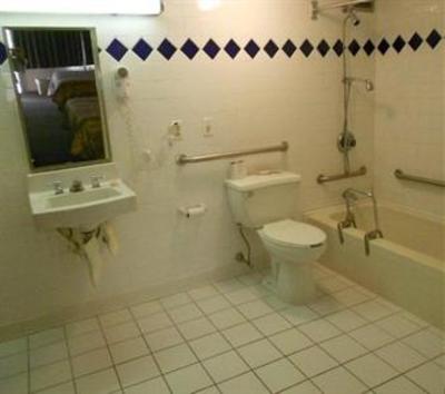 фото отеля Red Carpet Inn & Suites Scranton