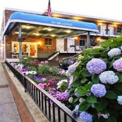 фото отеля Saratoga Downtowner Motel