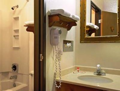 фото отеля Best Western Plantation Inn Mechanicsburg