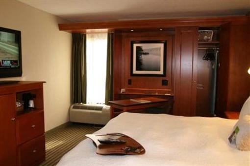 фото отеля Hampton Inn Wheeling