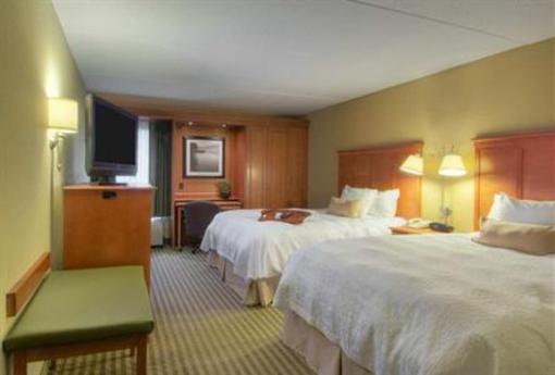 фото отеля Hampton Inn Wheeling