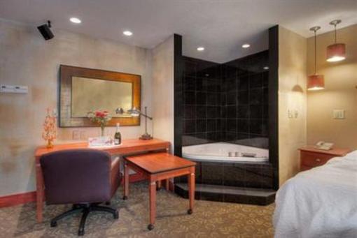 фото отеля Hampton Inn Wheeling