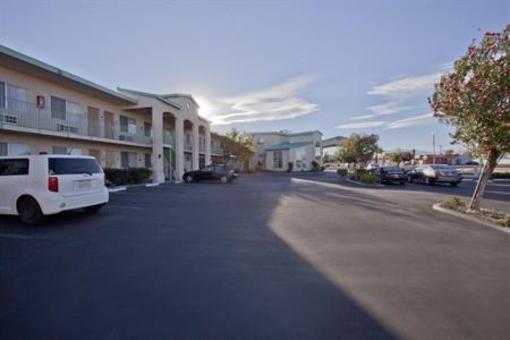 фото отеля BEST WESTERN PLUS China Lake Inn