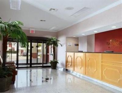 фото отеля Baymont Inn & Suites New Braunfels