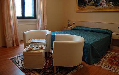 фото отеля Room 4 You